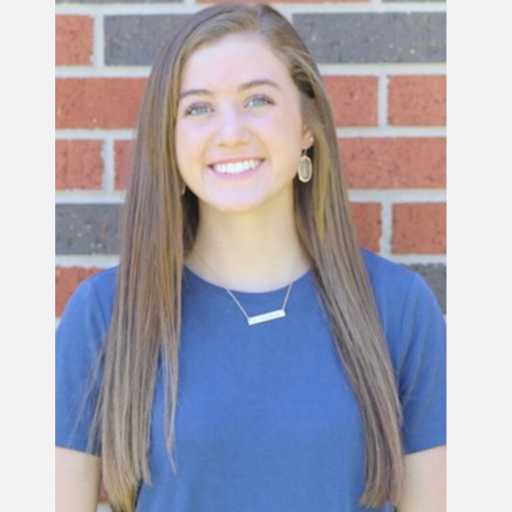 Meet your Posher, Alexis